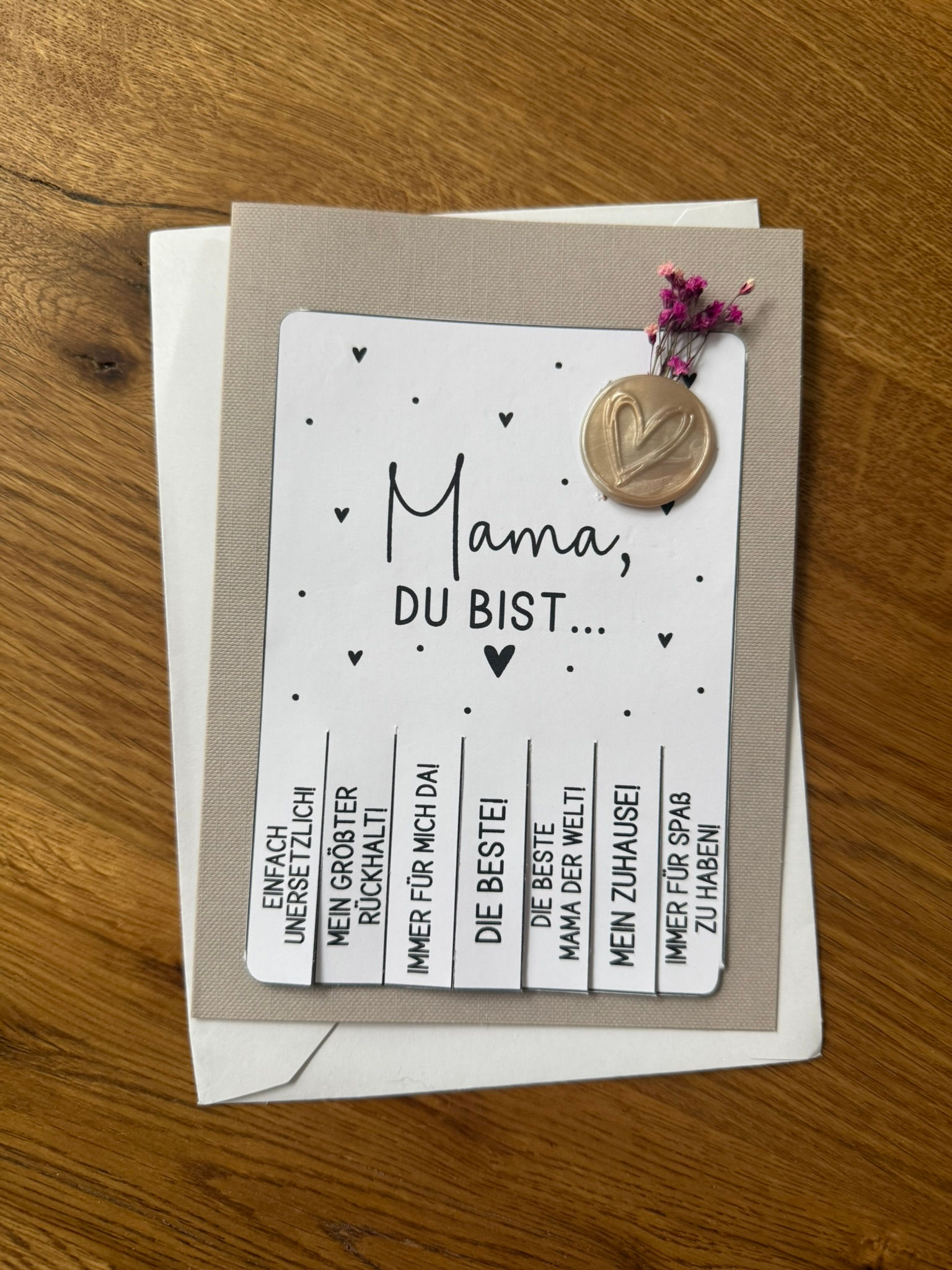 Muttertagskarte „Mama, du bist die Beste“ – mit Wachssiegel & Trockenblumen
