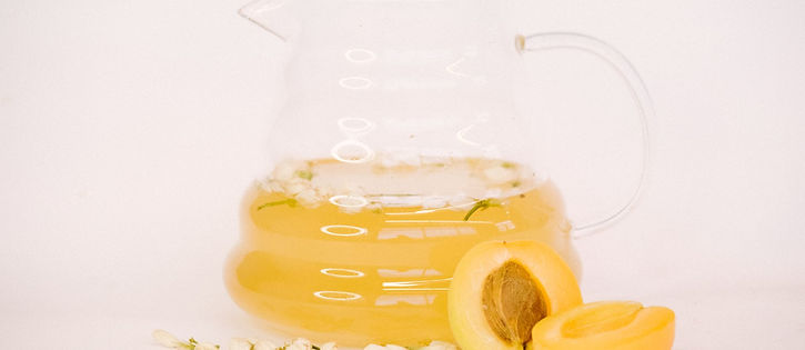Galbora peach tea article — peaches and tea infusion — Pexels 12420824.jpg.png