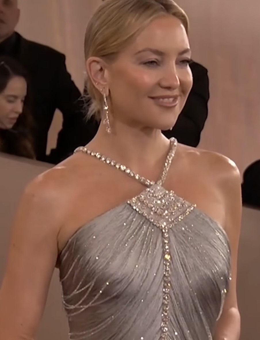 Kate Hudson wore a metallic gown at the Golden Globes