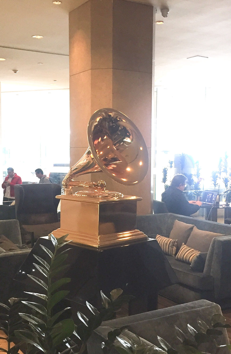 One year the JBL pre-Grammy gala was at the Beverly Hilton while I was there. Edie Ellis photo.