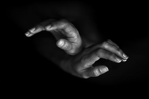 hands-5371964_1280_edited.jpg