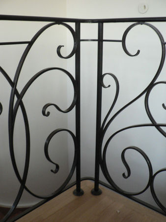 Garde corps en fer forgé d'inspiration art nouveau