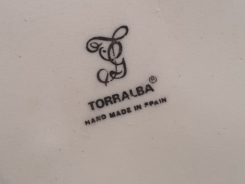 Miniatyrbild: Porslinsduvor på gren.