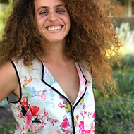 זרקור_יעל עצמון פנים.jpeg