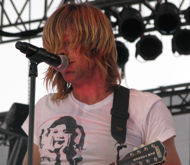 2010_07_switchfoot2