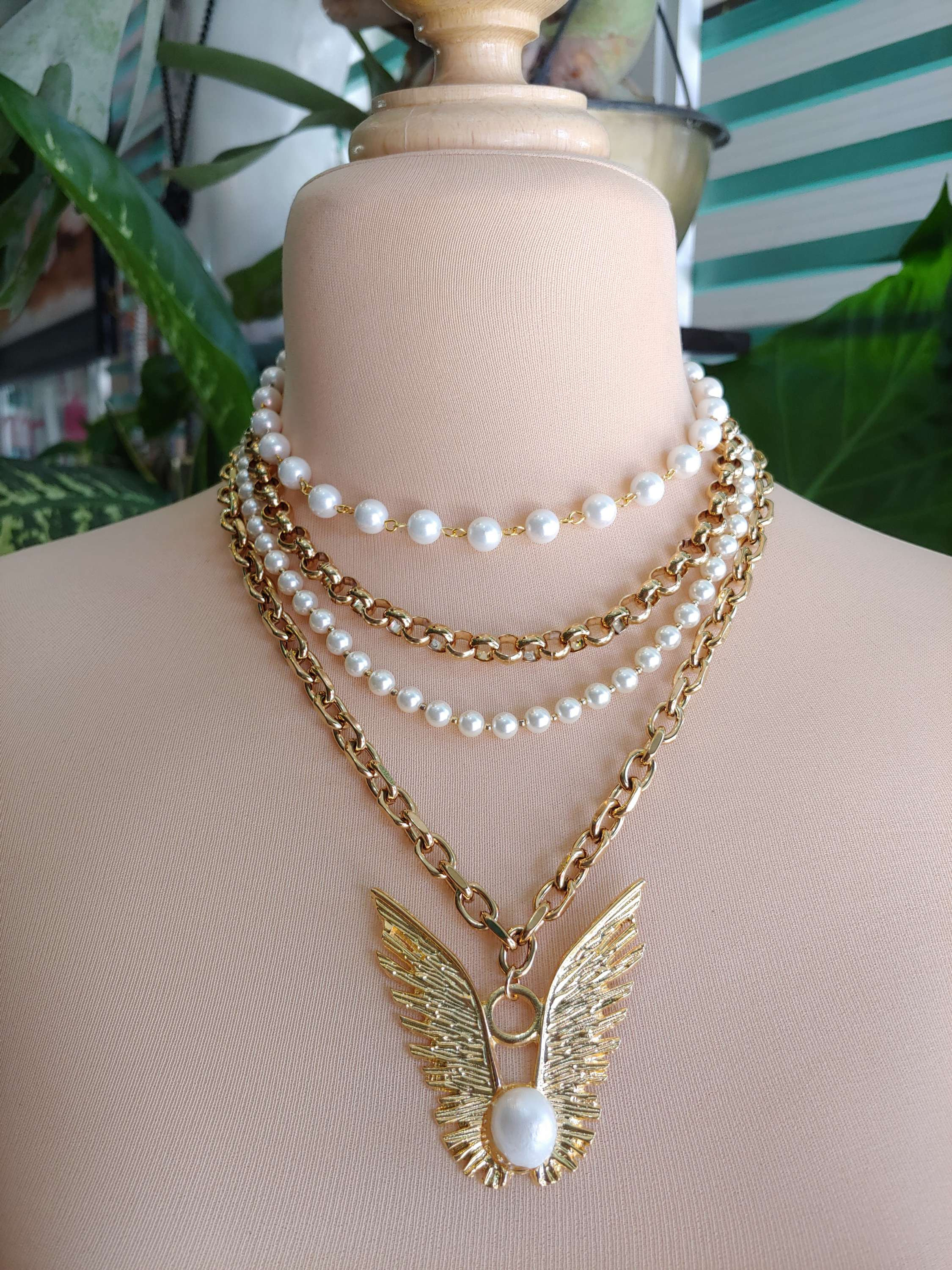 COLLAR 4 HILOS PERLA ORO MARIPOSA