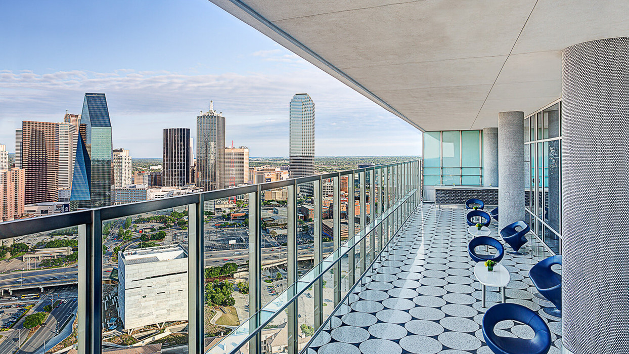 A sunset view of the skyline of downtown Dallas, Texas.
