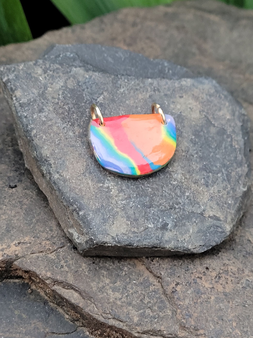 Thumbnail: rainbow half circle