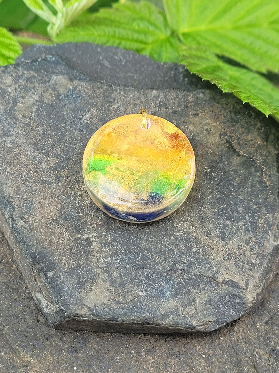 Thumbnail: gold backed rainbow splash