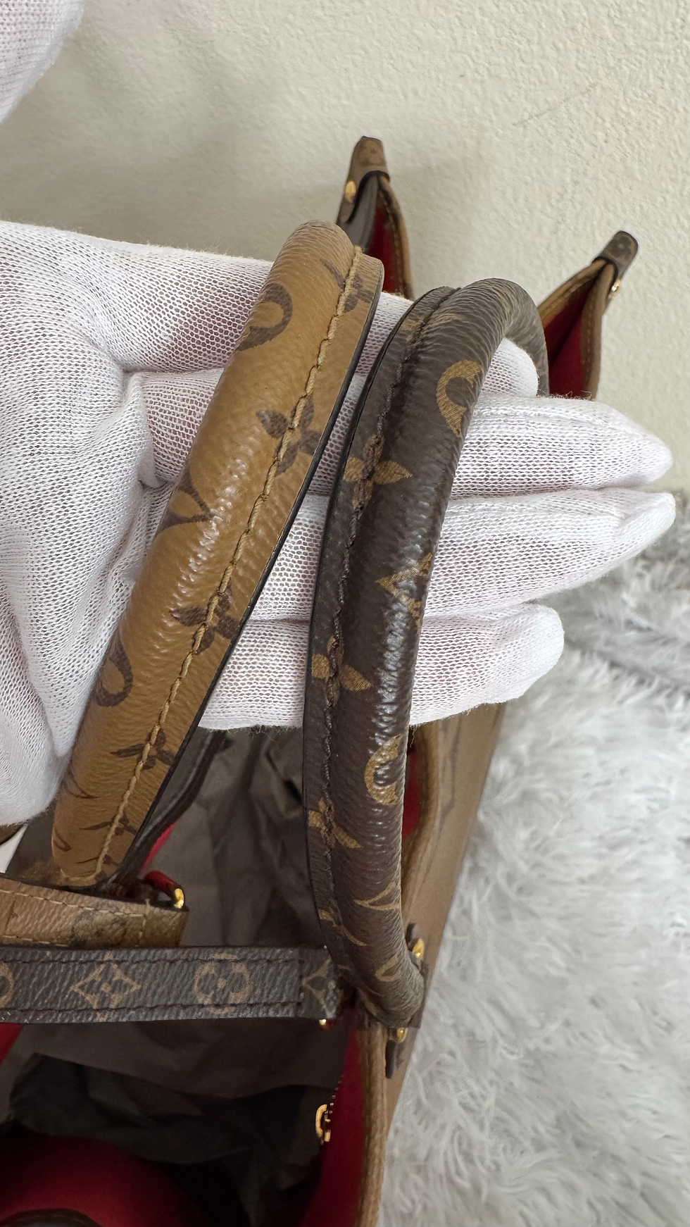 Thumbnail: Louis Vuitton Monogram Giant Reverse Canvas Onthego GM Tote Bag