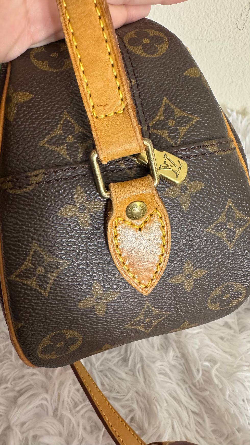 Thumbnail: Louis Vuitton Monogram Boils Shoulder Bag