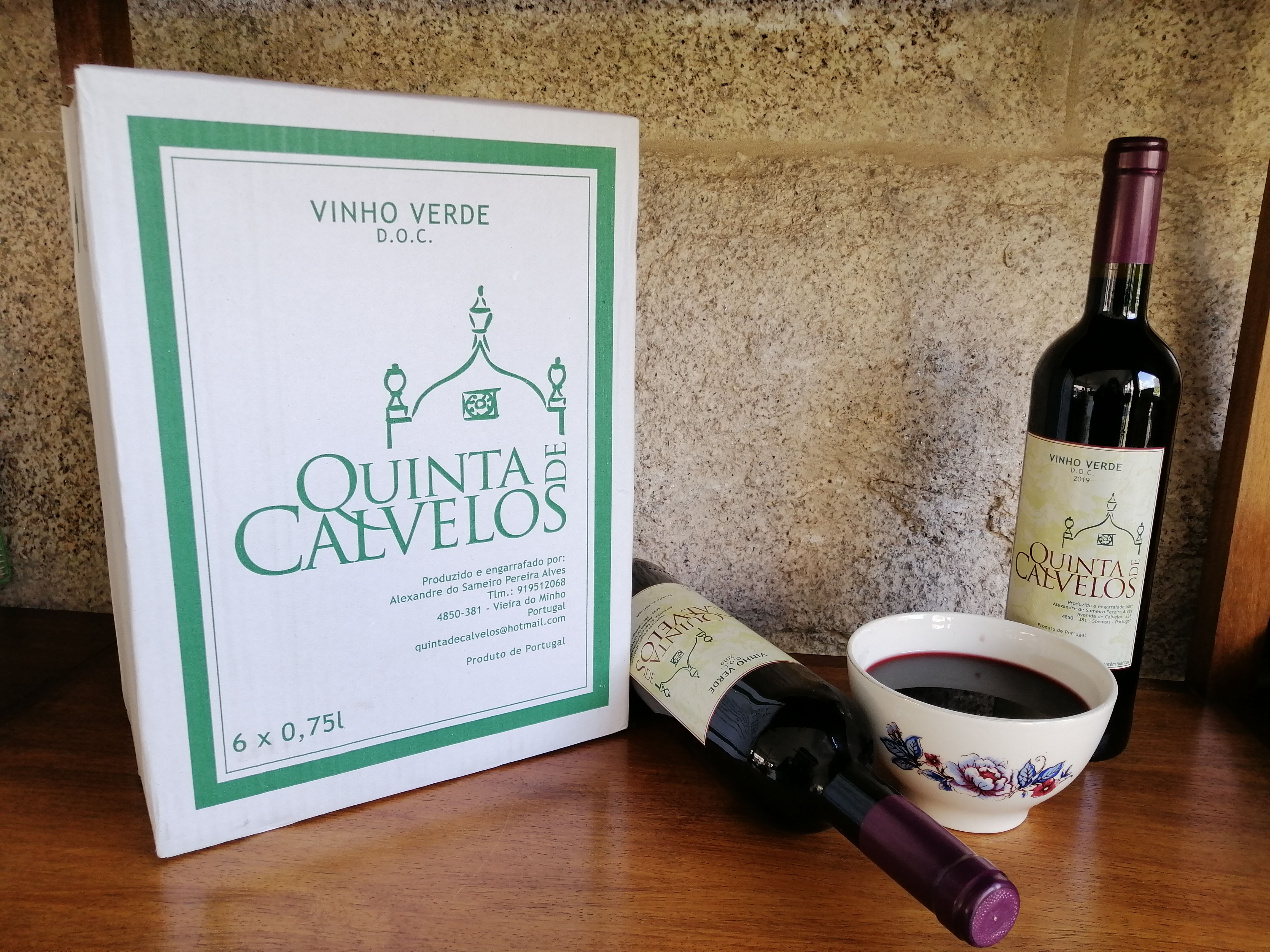 Caixa com 6 garrafas 750 ml - Quinta de Calvelos