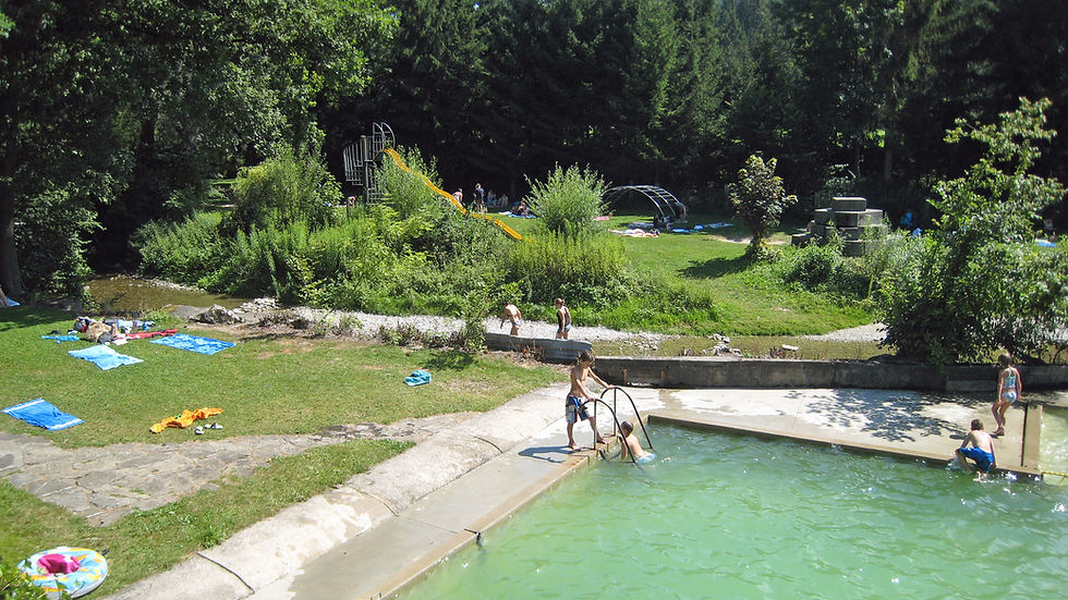 Bad und Spielplatz