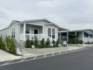 Manufactured Home in El Dorado Estates - Fillmore, CA