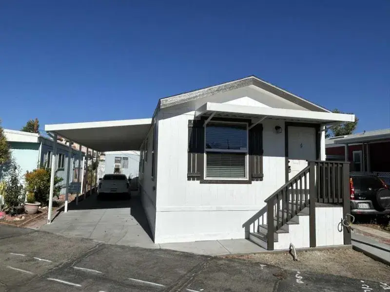 Gradient Ceramic Vase