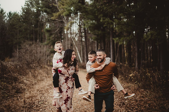 KIRCHER FAM 2024_1.jpg