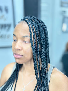 medium knotless braids