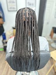 medium knotless braids