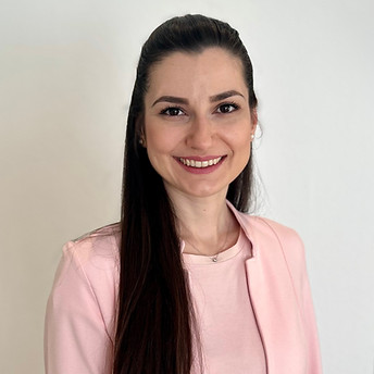 Raluca Praxis.jpeg
