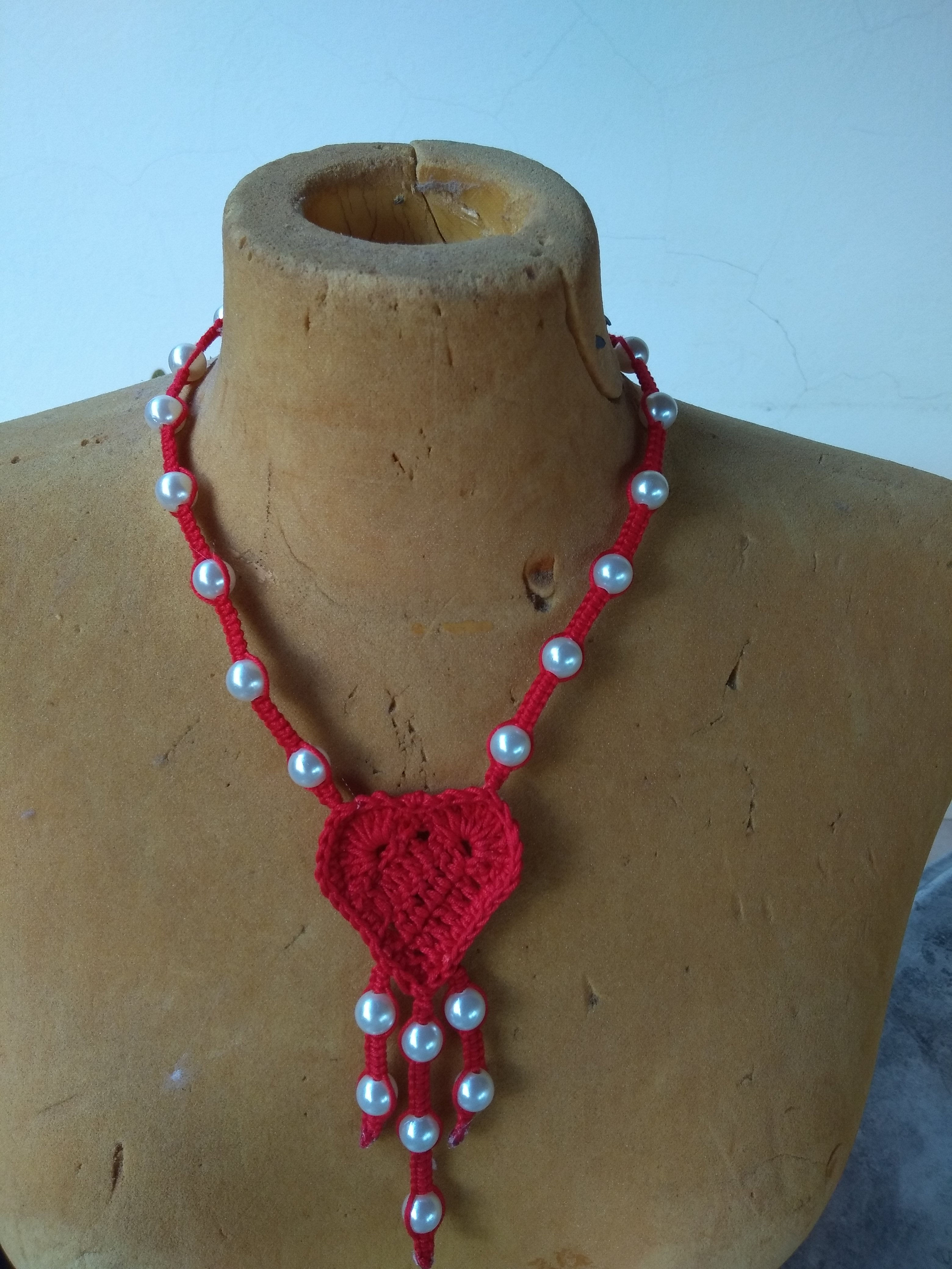 Collier rouge fait main crochet