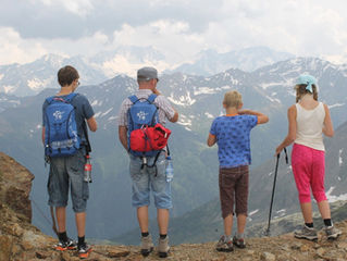 Szkolne wycieczki i wydatki z nimi związane
