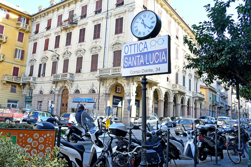 Orologio bifacciale - dim.100 x 70 cm.