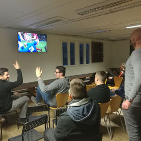 Klubovna Pragy ožila při sledování Six Nations