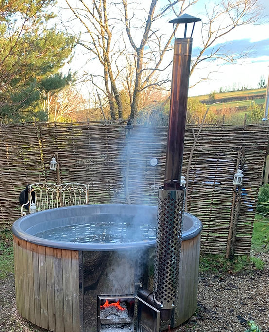 Skylark hot tub_edited.jpg