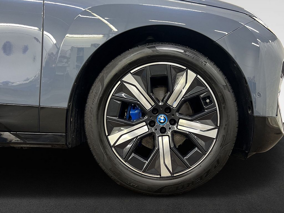 Miniatura: BMW IX 40 xDrive