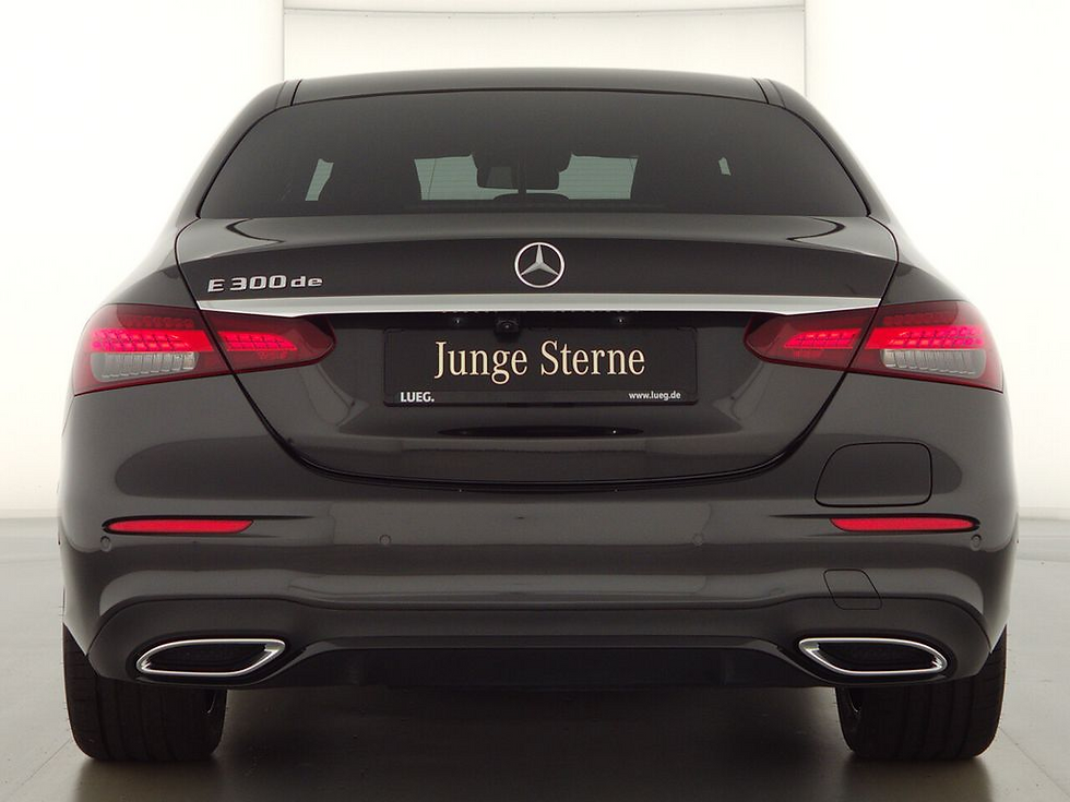 縮圖：Mercedes-Benz E 300 de AMG