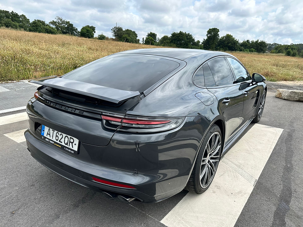 Miniatura: Porsche Panamera 4 E-Hybrid Chrono