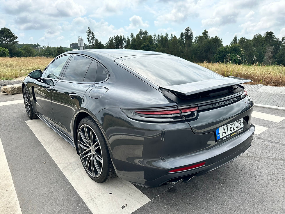 Miniatura: Porsche Panamera 4 E-Hybrid Chrono