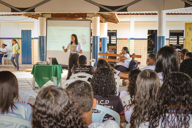 As atividades vão de doação de mudas a palestras em escolas e comunidades indígenas, unindo ciência, tradição e preservação ambiental.