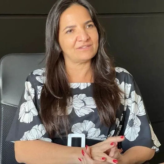 Mesmo fora do cargo, Josimara Cavalcanti mantém forte articulação política e é cotada para disputar vaga na Assembleia Legislativa em 2026.