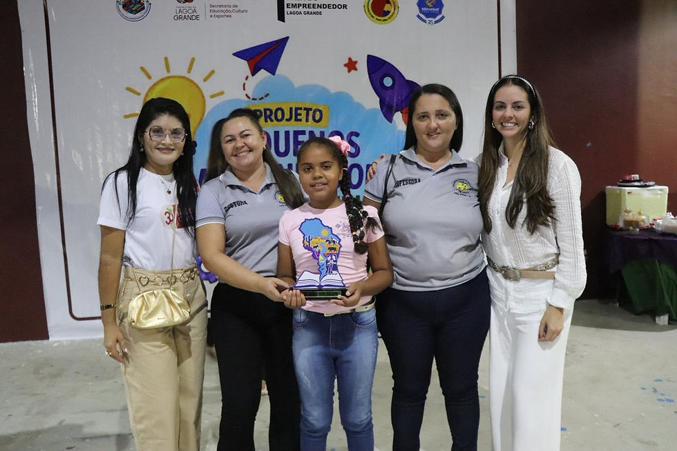 Estudantes da rede pública de Lagoa Grande apresentam produtos e projetos na Tenda da Educação, dentro do projeto Pequenos Empreendedores Sustentáveis.
