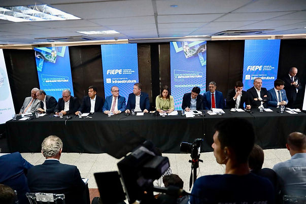 O evento contou com a presença de nomes expressivos da política e da indústria