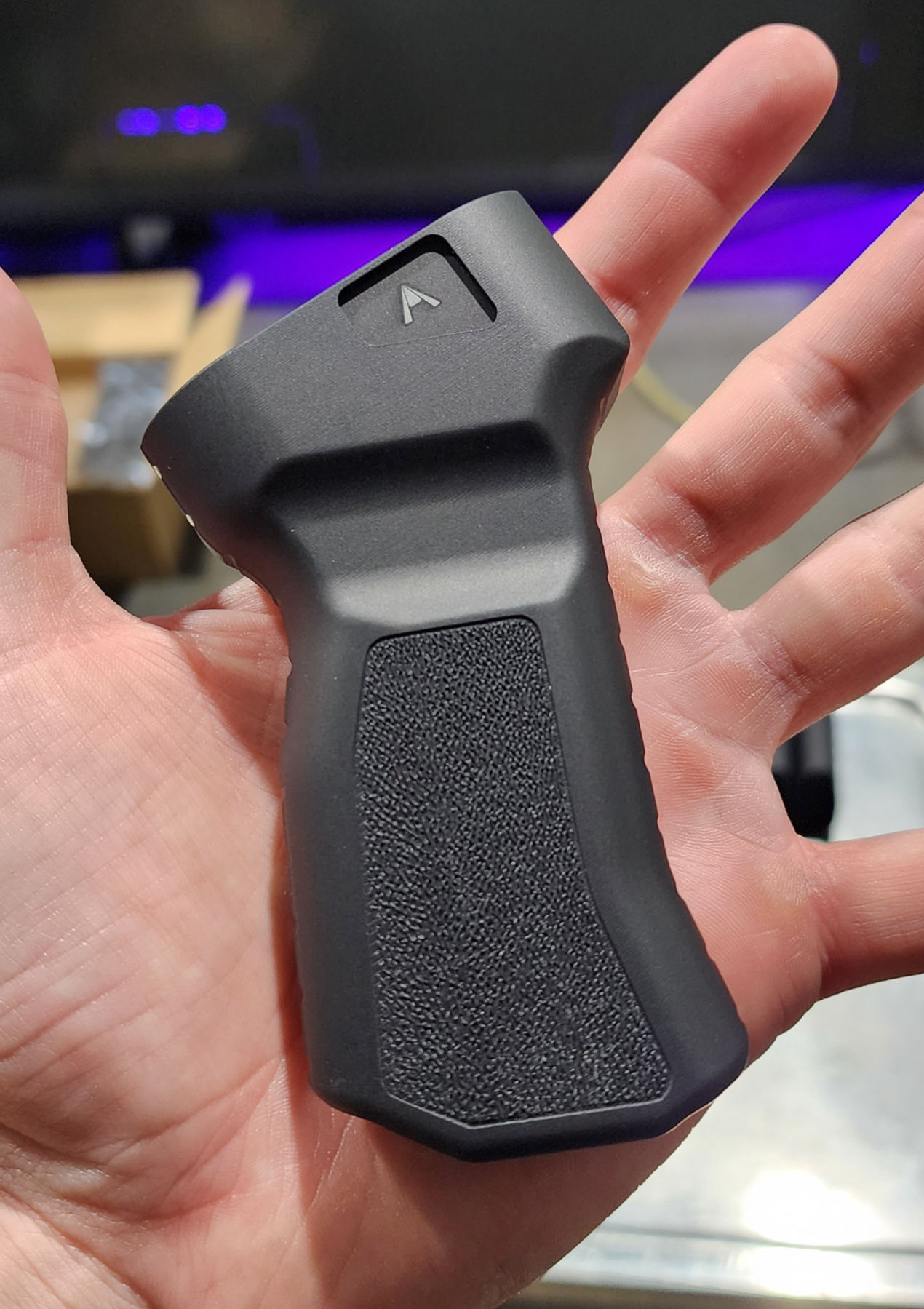SCORPIUS // AK GRIP | AEROKNOX