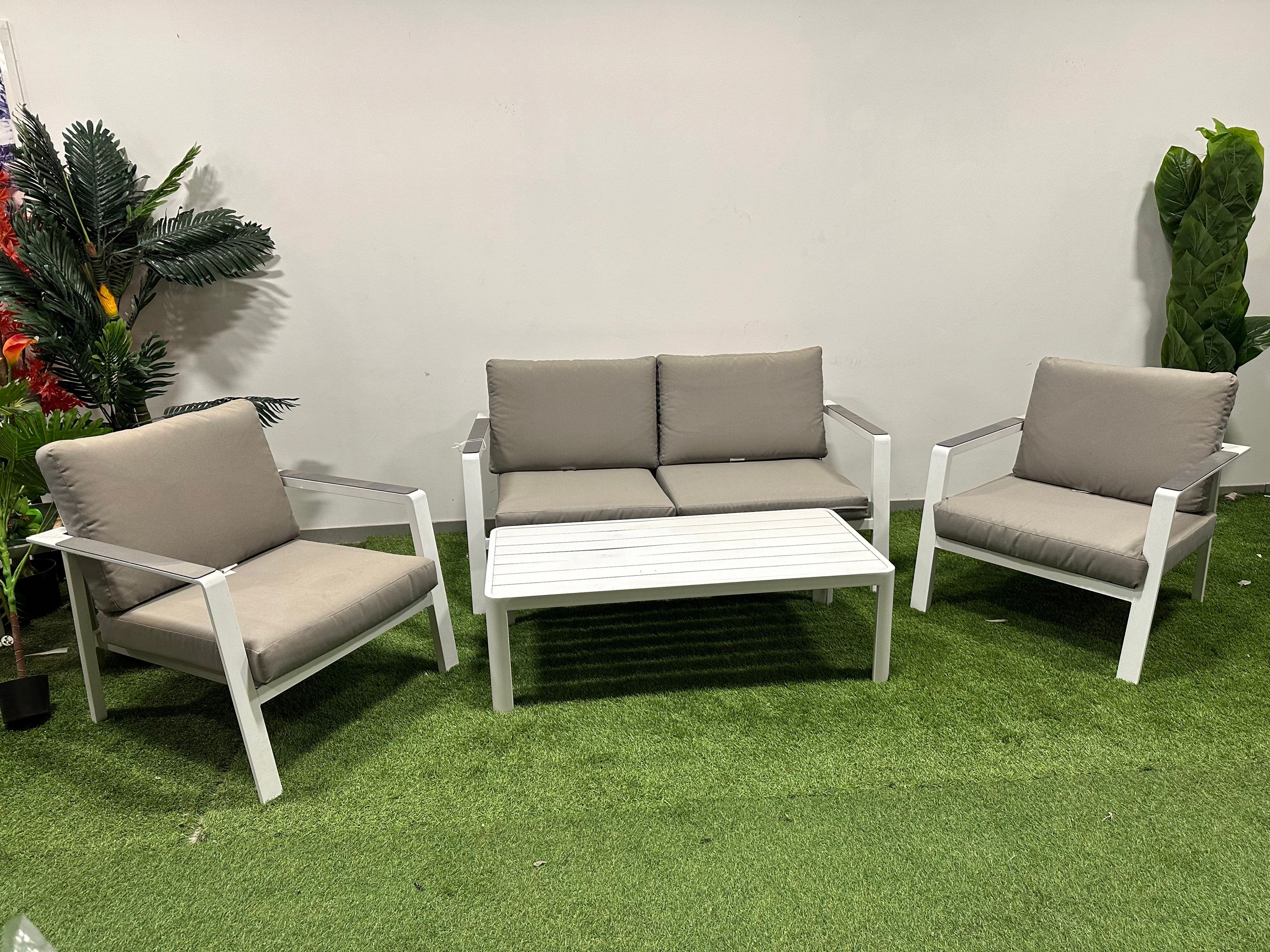 פינת ישיבה זנזיבר