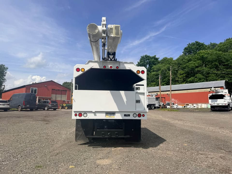 Thumbnail: 2021 Freightliner M2 Altec LR8-60/70 elevator/ auto/ air brake/ ac!