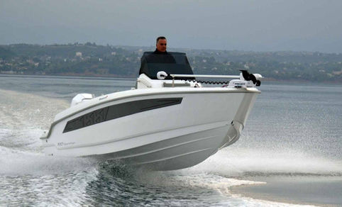 Ein schmales und wendiges Fischerboot - die 190sf von Compass