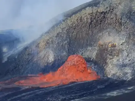Small dome fountain rising above Kīlauea’s north vent before episode 51.