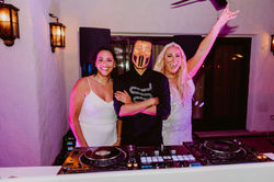 Lindsay & Sally-1045
