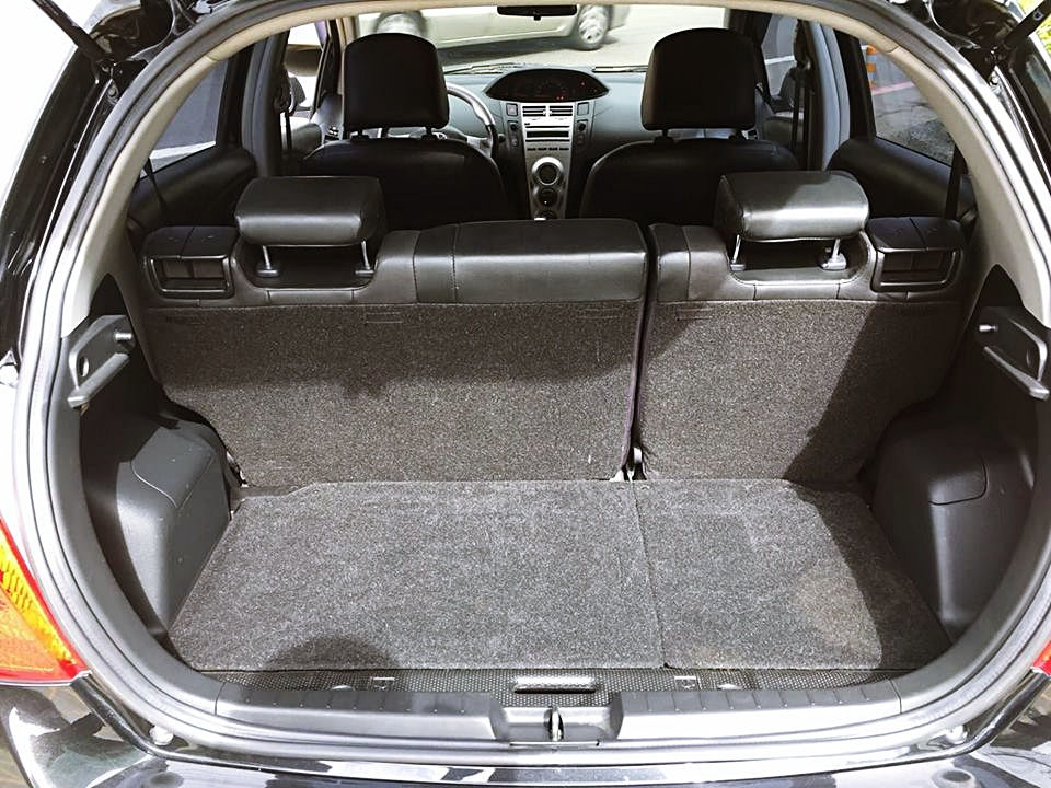 Thumbnail: 2012 YARIS 1.5 G版 實跑8萬