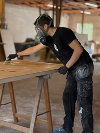 Dressing sur mesure à Nantes, mdf laqué.
Atelier d'ébénisterie, Guiche 64.