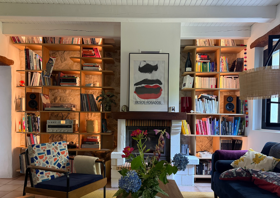 Bibliothèque sur mesure à Saint Laurent de Gosse, chêne.
Atelier d'ébénisterie, Guiche 64.