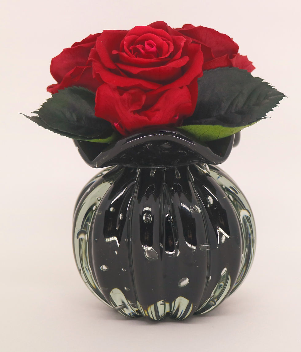 Miniatura: Trouxinha Preta com rosas naturais preservadas