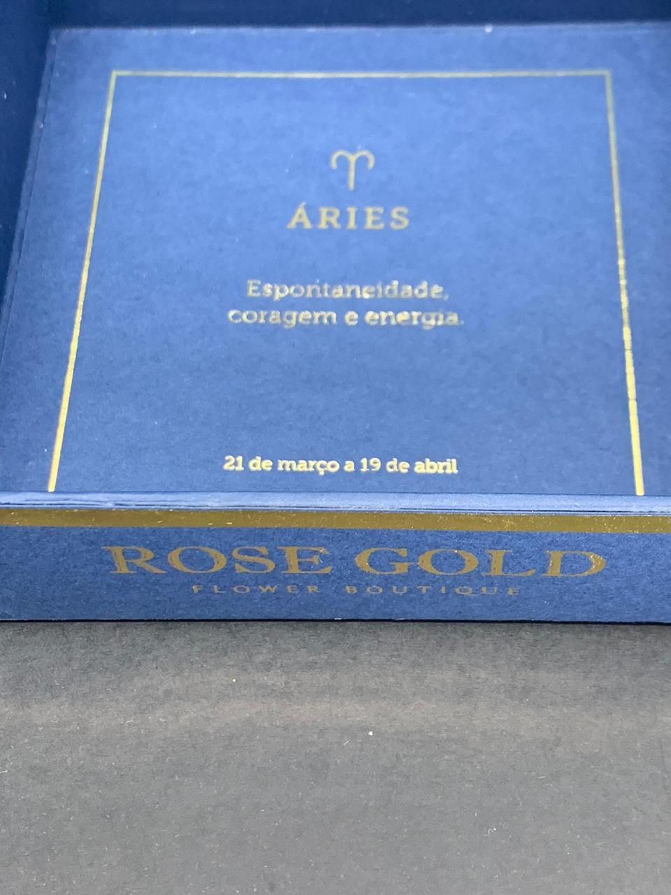 Miniatura: Caixa de rosas preservadas especiais Áries