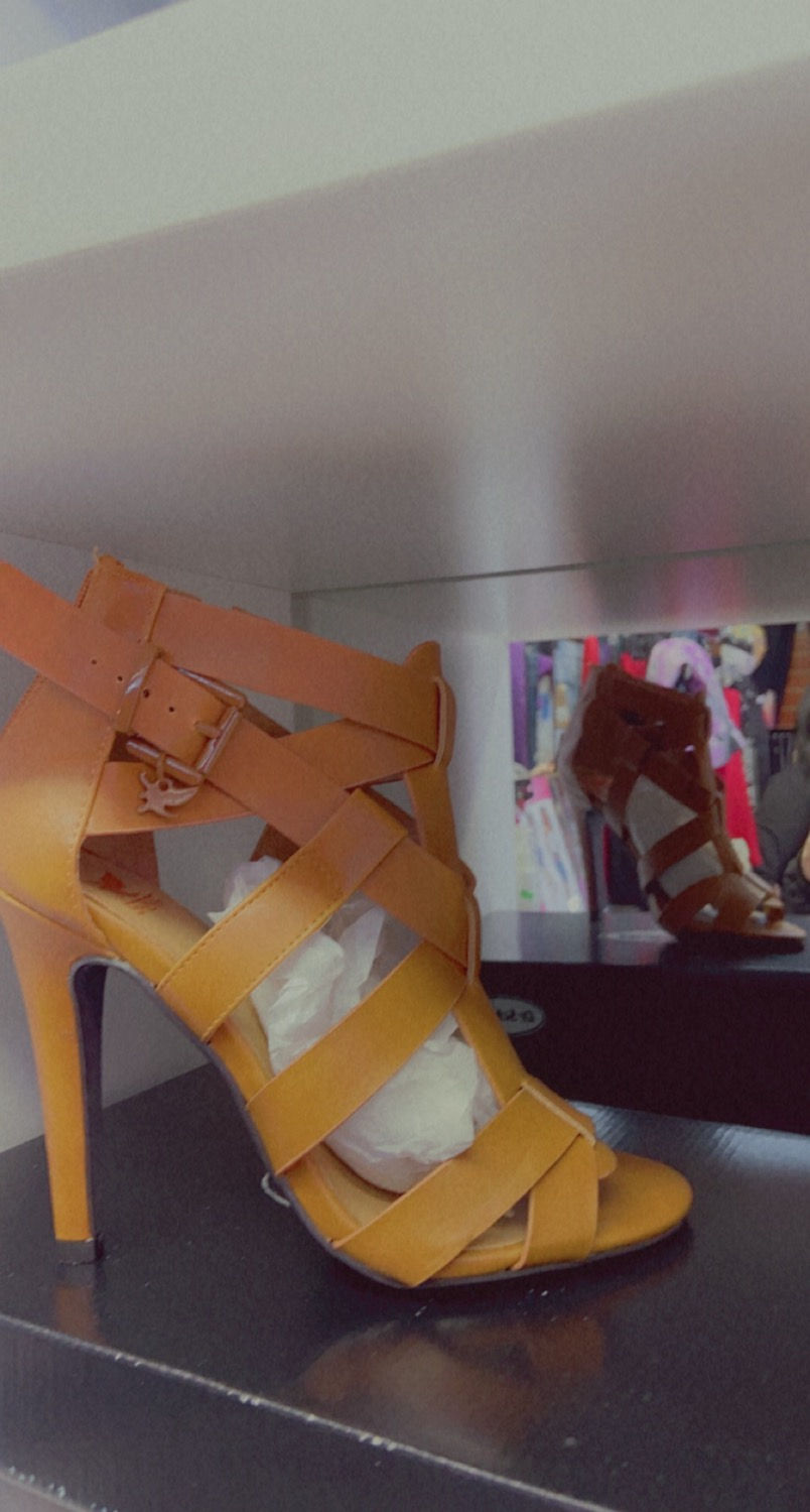 Thumbnail: Tan High heels 