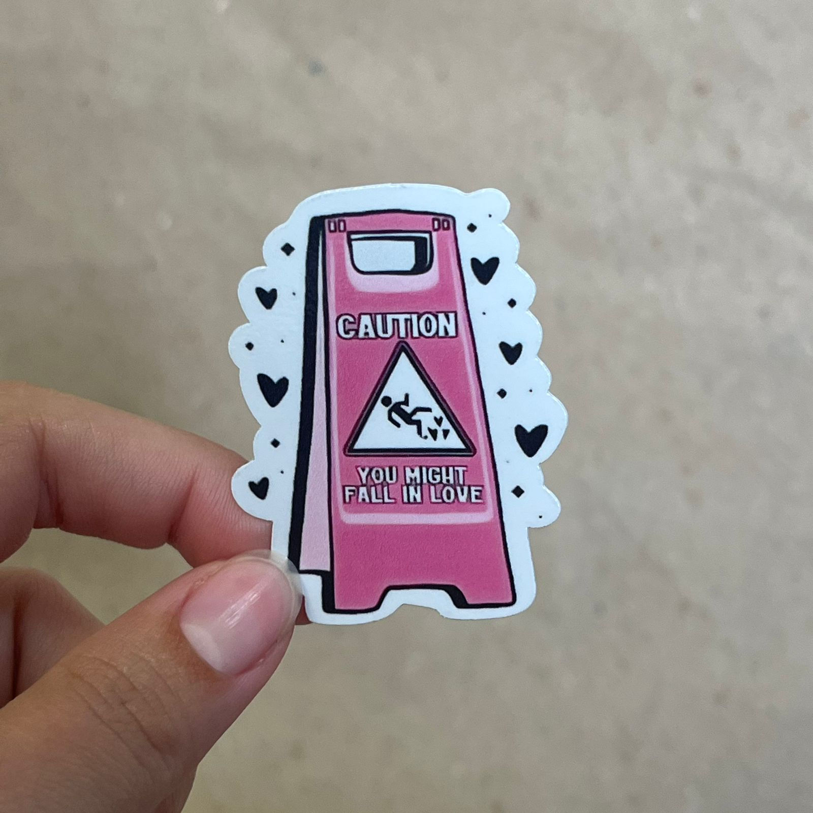 Caution you might fall in love - Pequeno