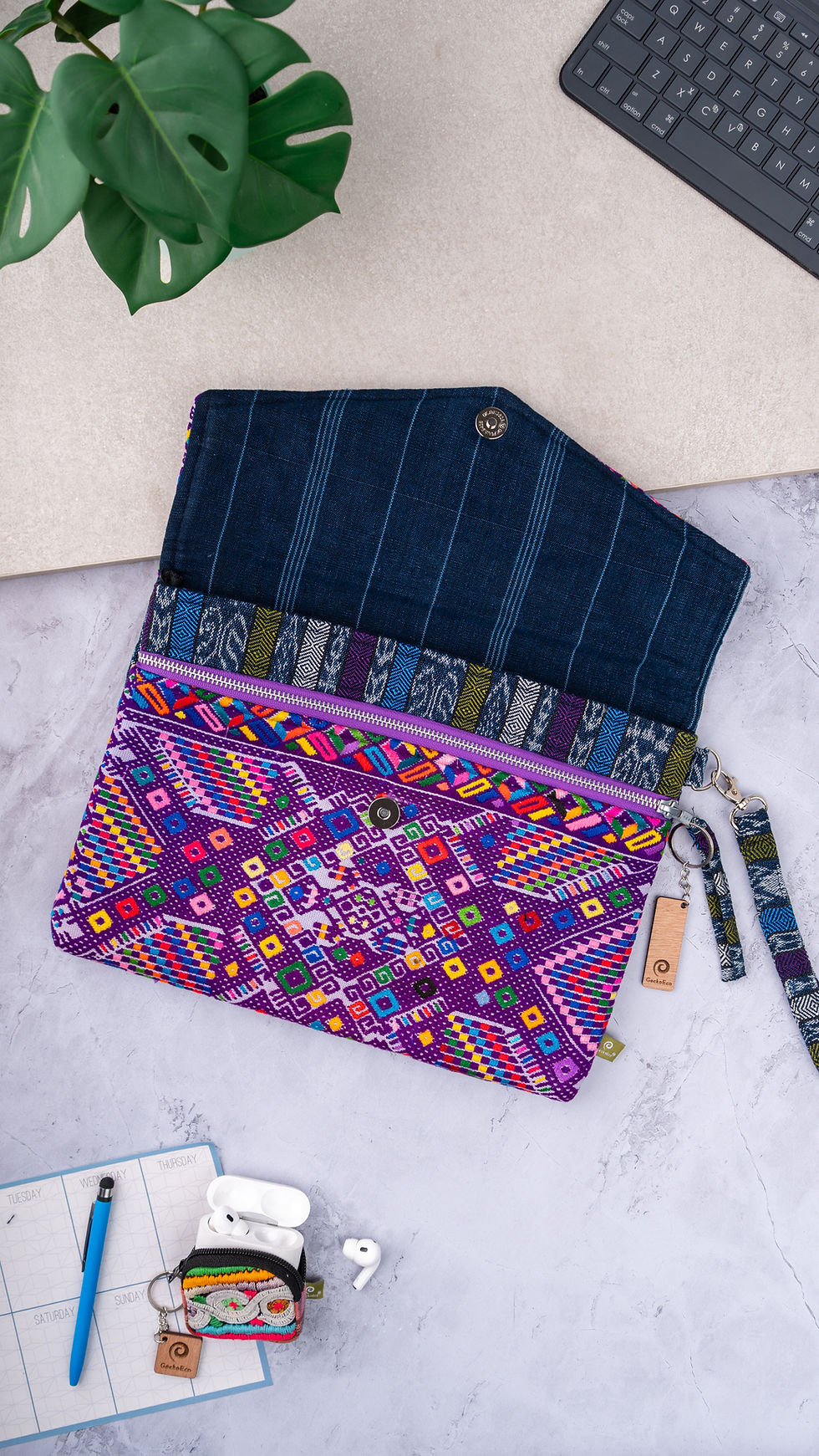 Thumbnail: Funda Tablet Pro Huipil - 11.5"-13" - Tono Morado/Lila/Azul